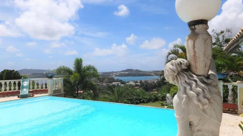 Maison avec vue sur la mer à La Trinité piscine partagée - image 2