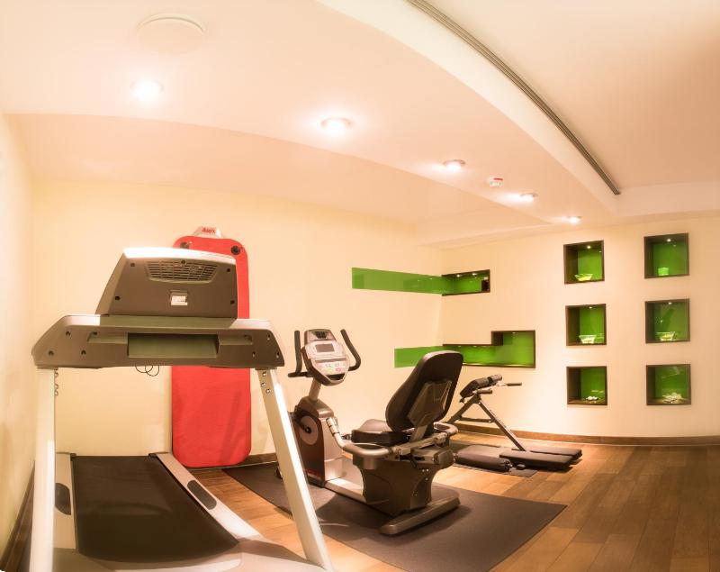 Small Single Room image 2