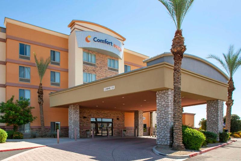 Comfort Suites Glendale State Farm Stadium Area - image 29