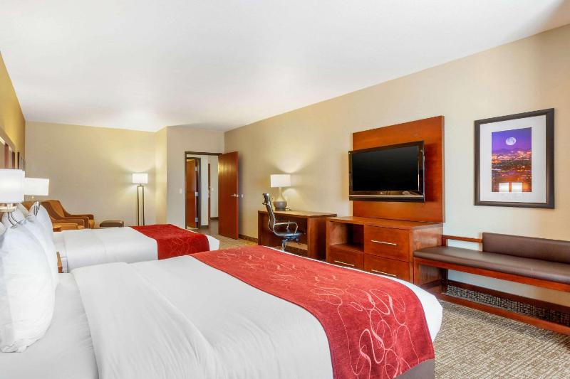 Comfort Suites Glendale State Farm Stadium Area - image 14