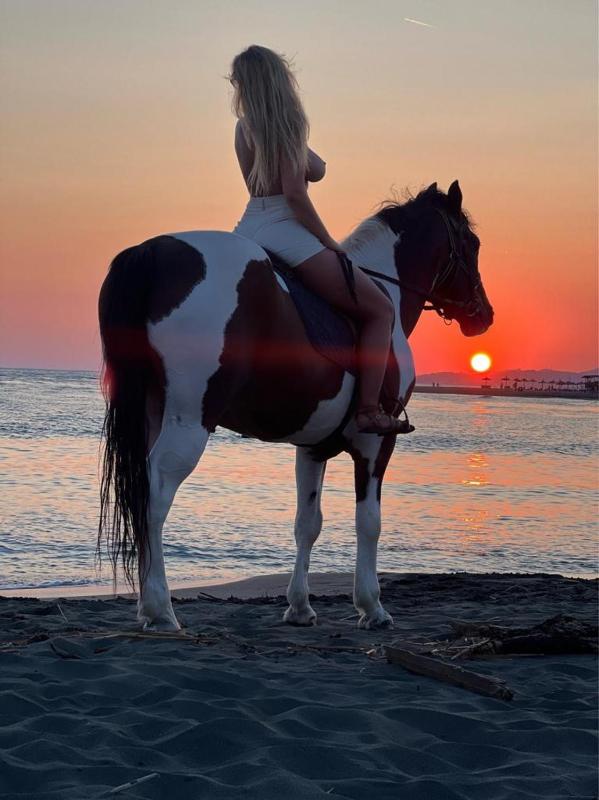 Bungalow with balcony image 4