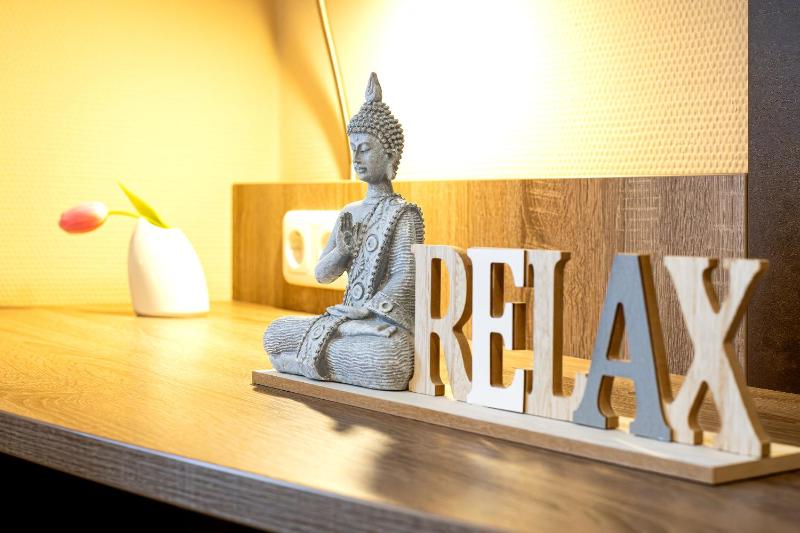 Family Room with sofa bed image 4