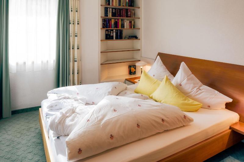 One-Bedroom Apartment image 3