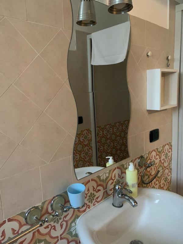 Economy Double Room image 3