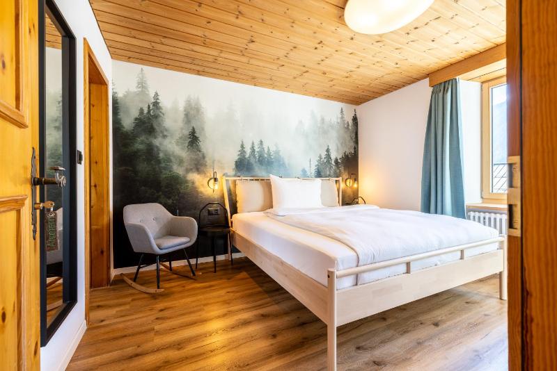 Standard Double Room image 2