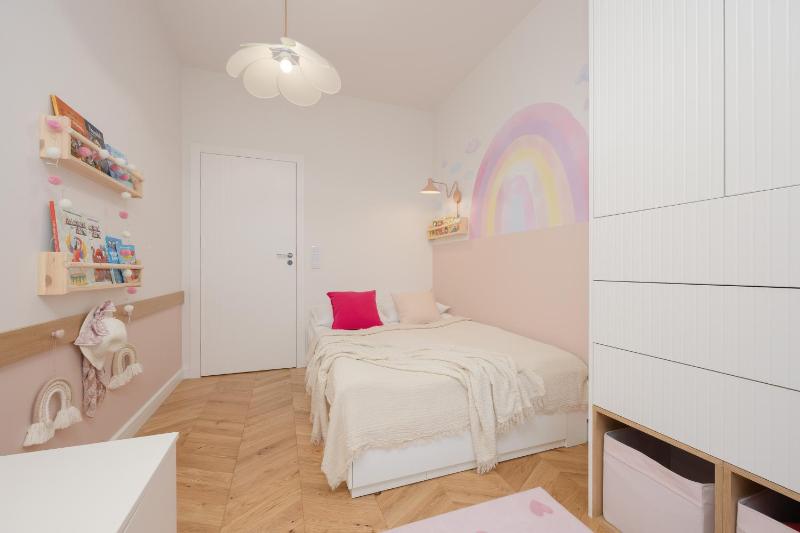 LUX Pastel Oasis Family Apartment with Parking & Gym by Renters Prestige - image 16