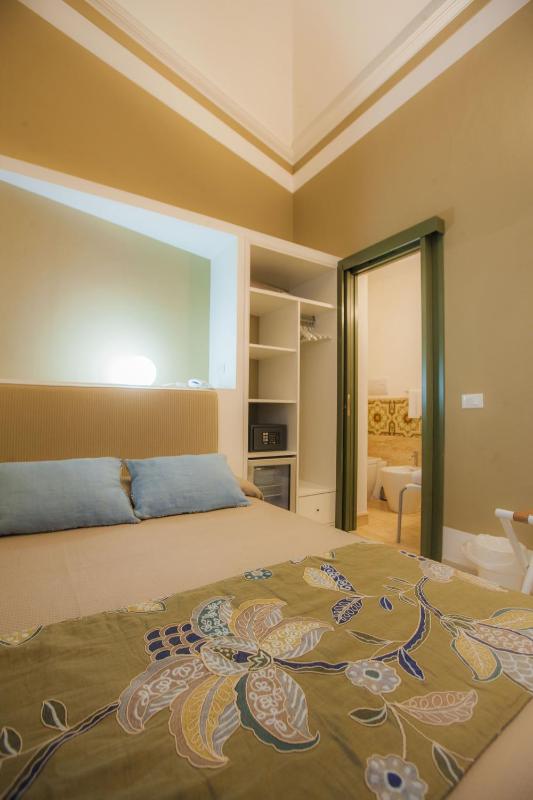 Deluxe Single Room image 2