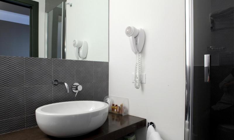 Superior Twin or Double Room image 4