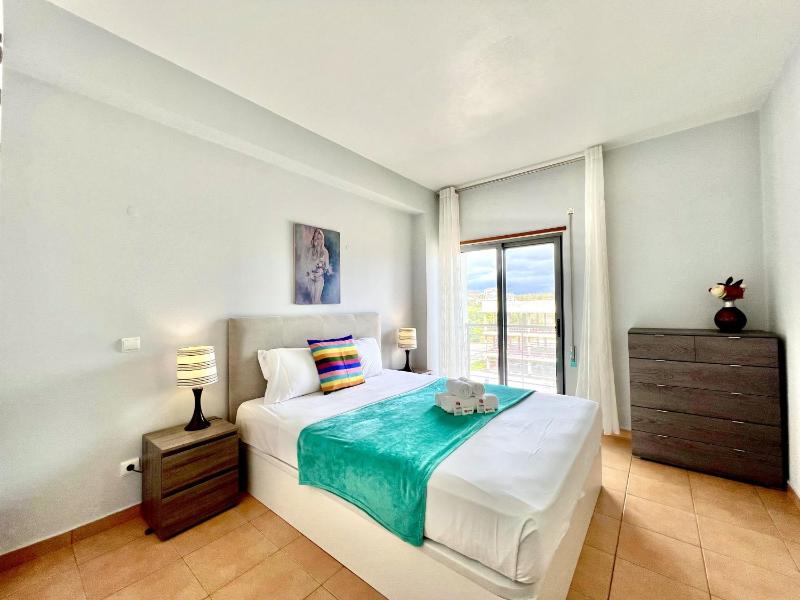 Lagos Sun & Beach Apartment by Homing - image 36