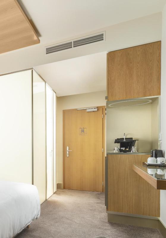 Deluxe Double Room image 3