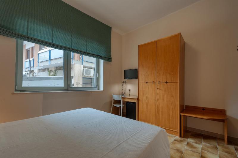 Single Room image 1