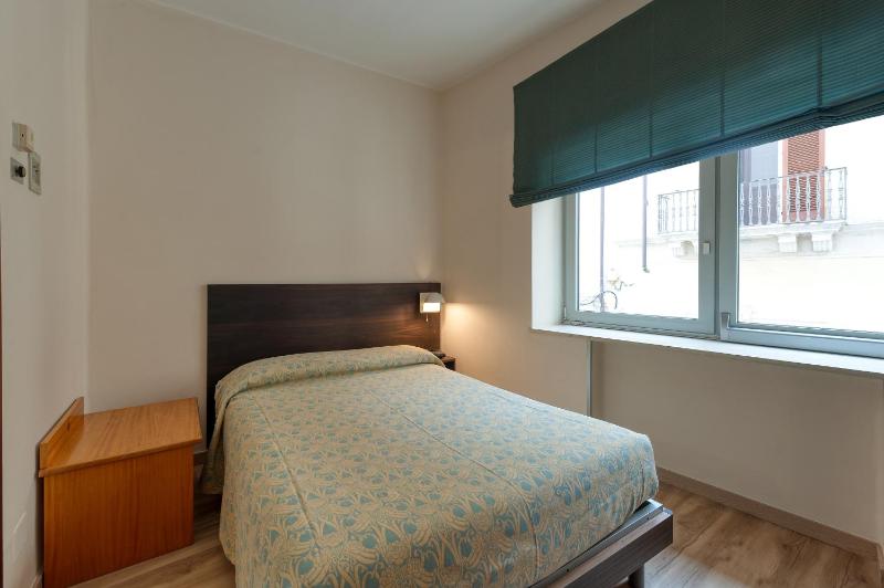 Single Room image 2