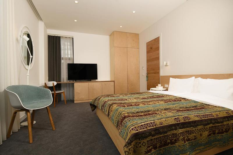 Deluxe Double Room image 3