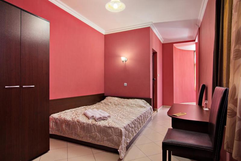 Double or Twin Room image 4