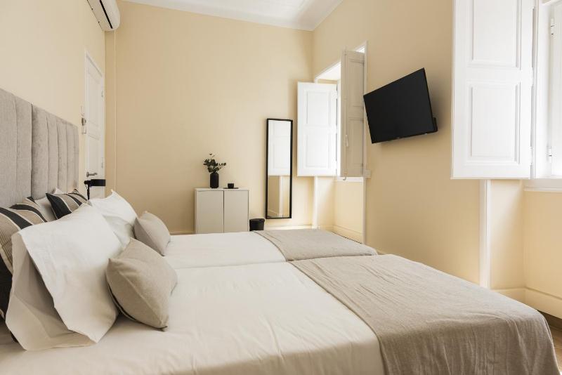 City Rooms Guest House by HD - image 42