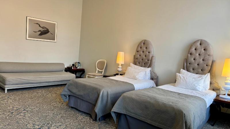 Large Double Room image 3