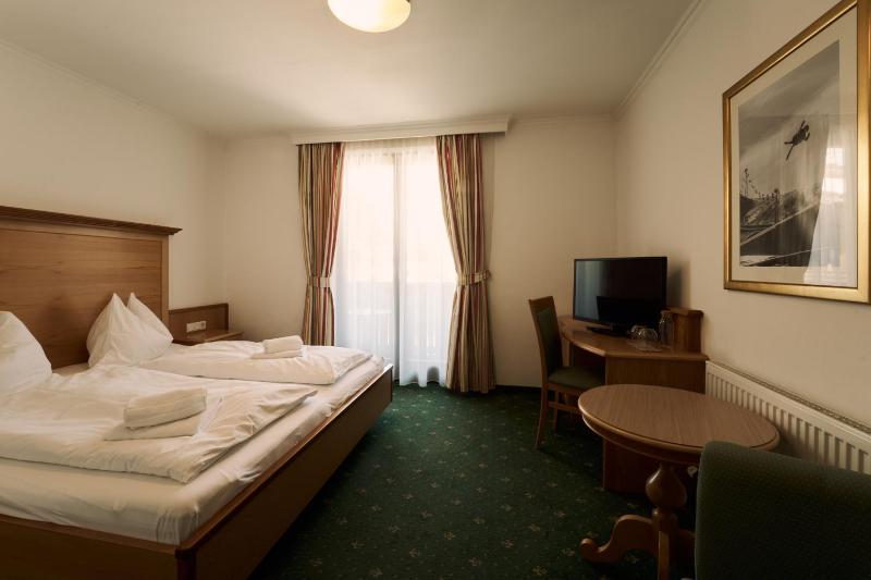 Standard Double Room image 2