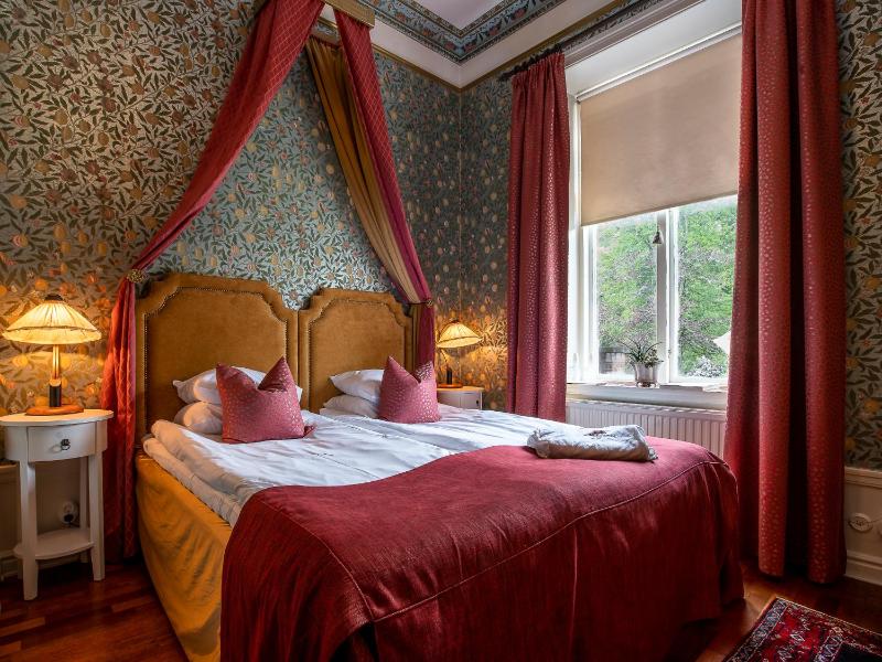 Double Room image 4