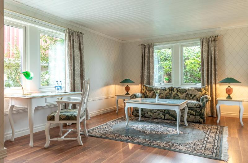 Standard Suite image 3