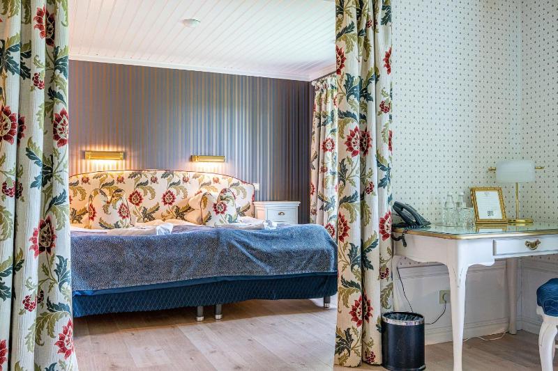 Standard Suite image 1