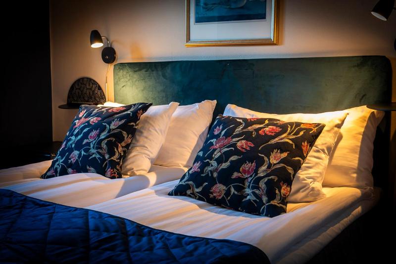 Double Room image 2