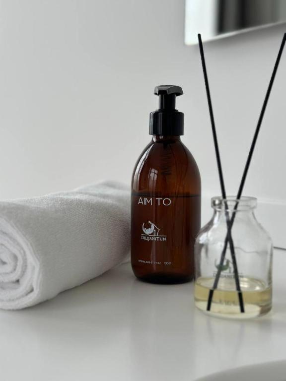 Deluxe Twin Room image 2