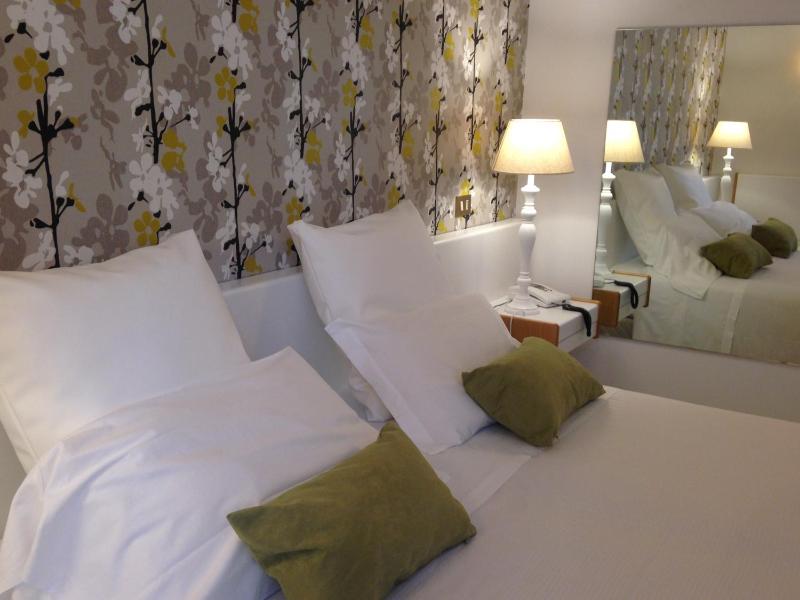 Superior Double or Twin Room with Balcony image 3