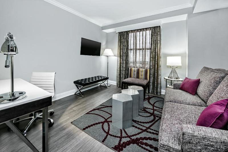 Queen Suite with Sofa Bed image 2