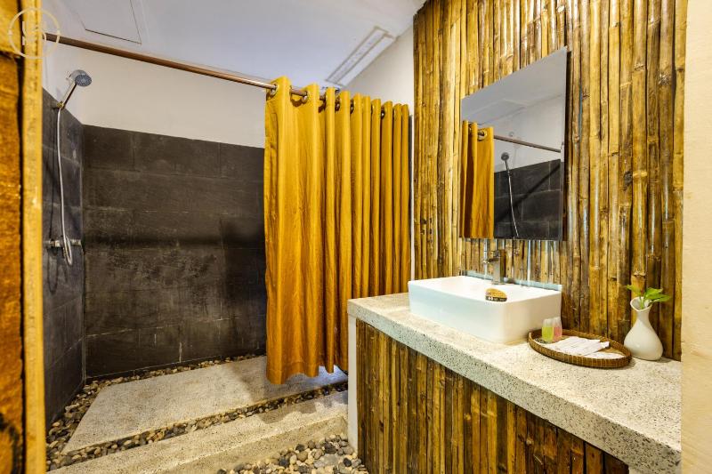 Green BOUTiQUE - image 6