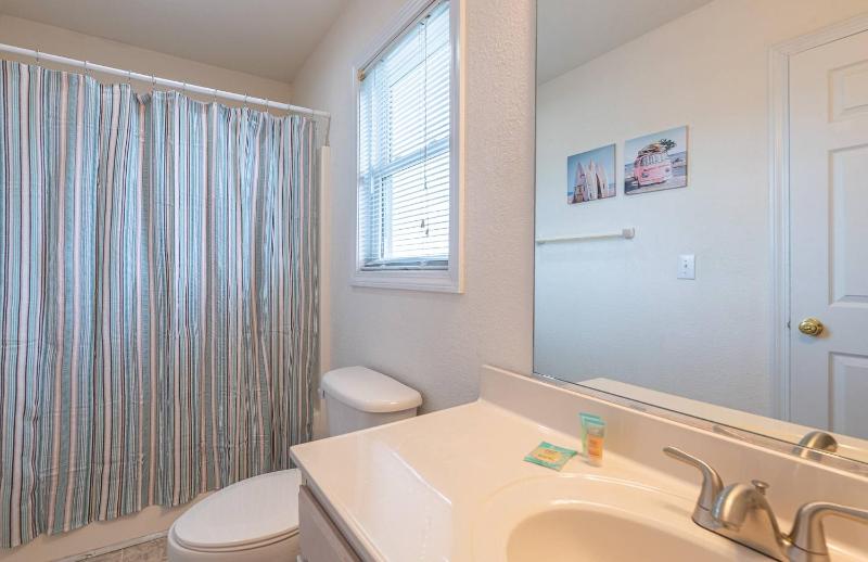 Boss's Playhouse - KDH MP 7.5 330 Yds to Beach Pool Hot Tub Pets OK Flex Stays - image 39