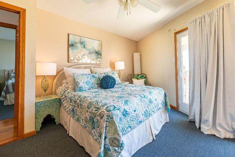 The Sweet Spot - KDH MP 7.5 Oceanfront Ocean View Pool Hot Tub Pets OK Flex Stays - image 13