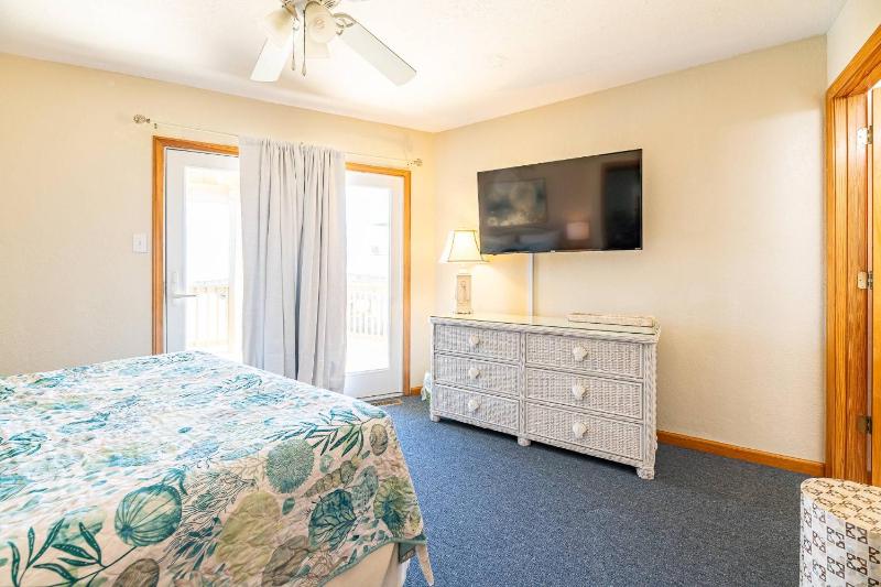 The Sweet Spot - KDH MP 7.5 Oceanfront Ocean View Pool Hot Tub Pets OK Flex Stays - image 30