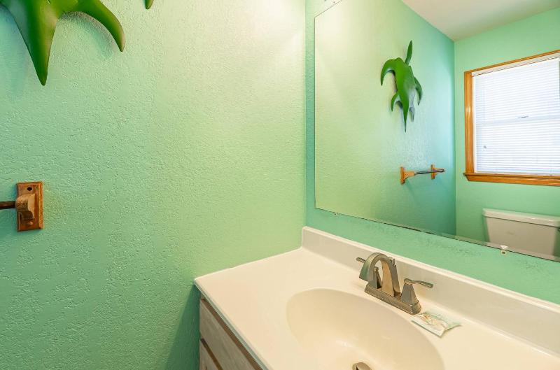 The Sweet Spot - KDH MP 7.5 Oceanfront Ocean View Pool Hot Tub Pets OK Flex Stays - image 17