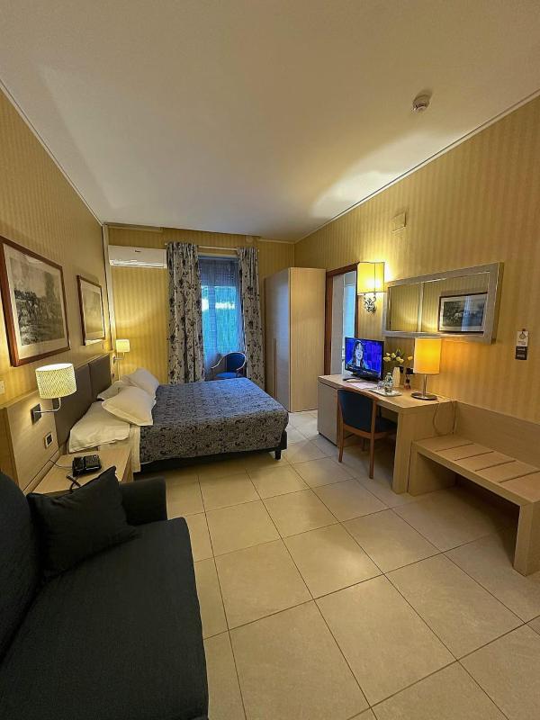 Superior Quadruple Room image 1