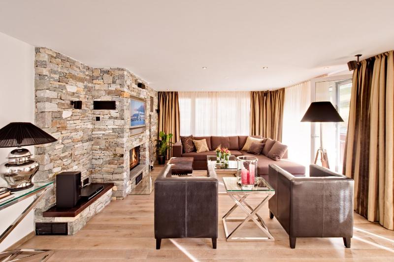 Luxury Apartment with Matterhorn View (2-4 Adults) image 2