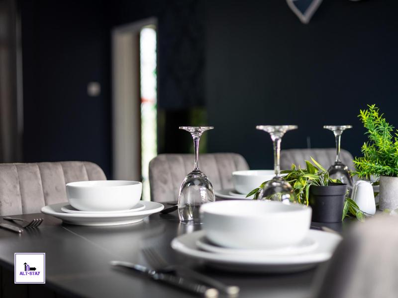 Newhall by Alt-Stay Contractor Accommodation - 3 Bed Contractor Home With Parking Wi-Fi & Full Kitchen - Ideal For Long stays - image 14