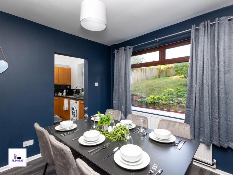 Newhall by Alt-Stay Contractor Accommodation - 3 Bed Contractor Home With Parking Wi-Fi & Full Kitchen - Ideal For Long stays - image 21