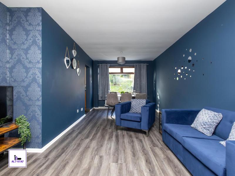 Newhall by Alt-Stay Contractor Accommodation - 3 Bed Contractor Home With Parking Wi-Fi & Full Kitchen - Ideal For Long stays - image 9