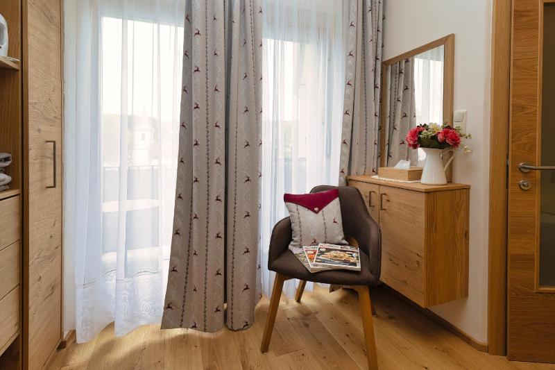 Budget Double Room with Balcony image 1