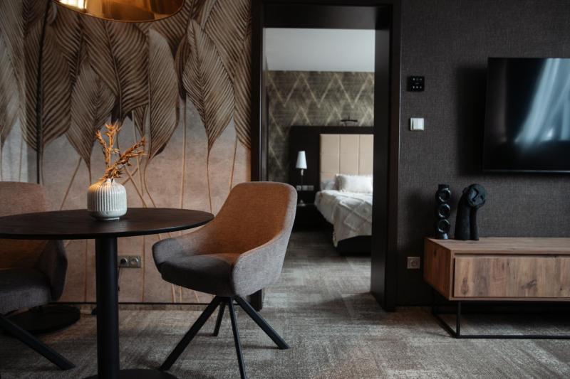 Luxury Suite image 4