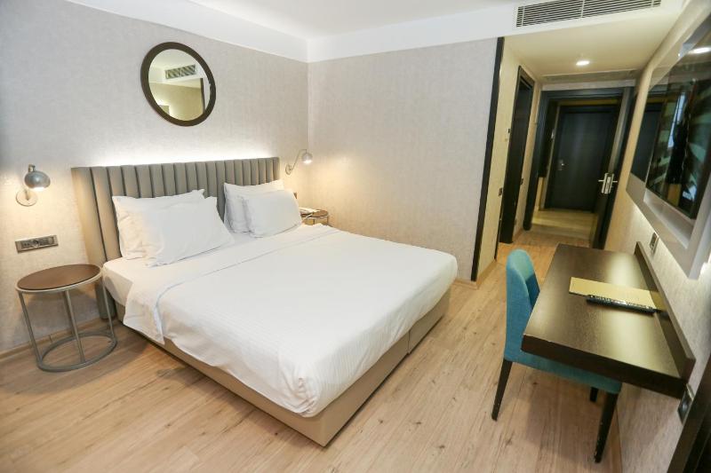 Deluxe Single Room image 3