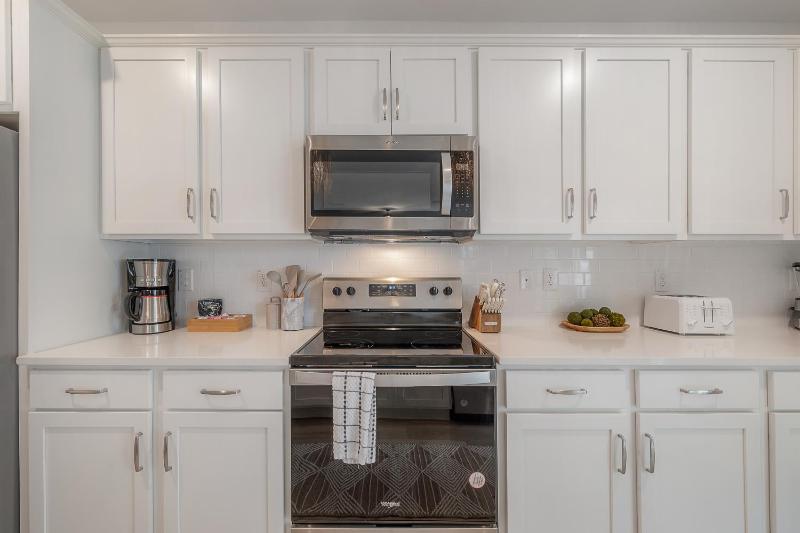 2405 E 19th Ave - image 3