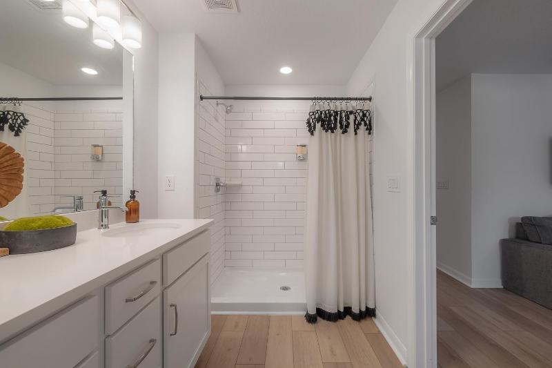 2405 E 19th Ave - image 31