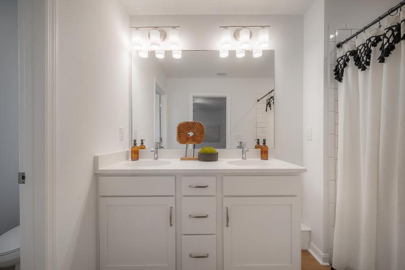 2405 E 19th Ave - image 42
