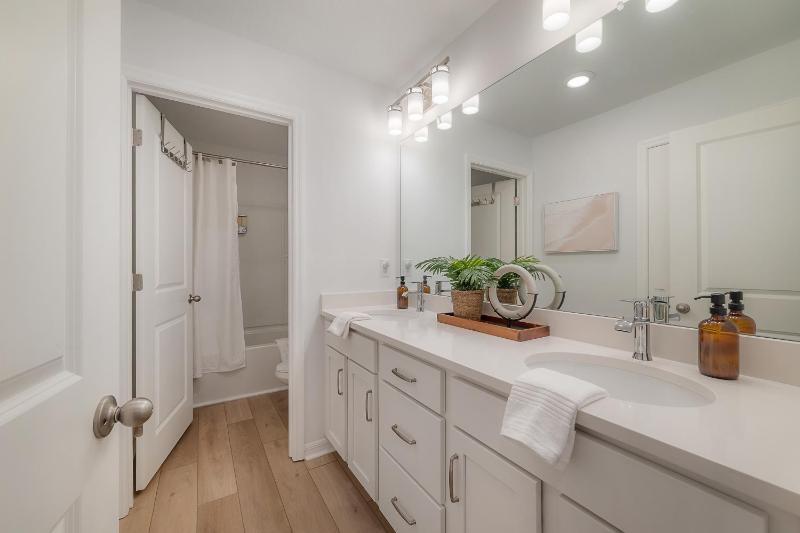 2405 E 19th Ave - image 34