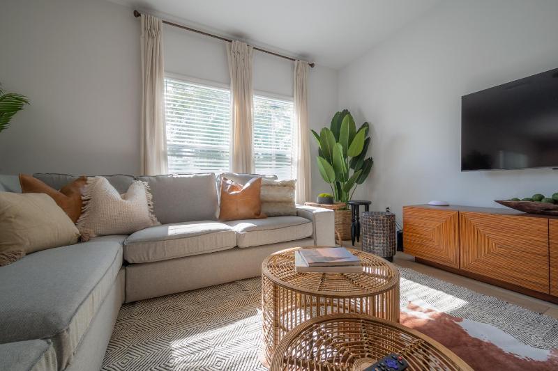 2405 E 19th Ave - image 10