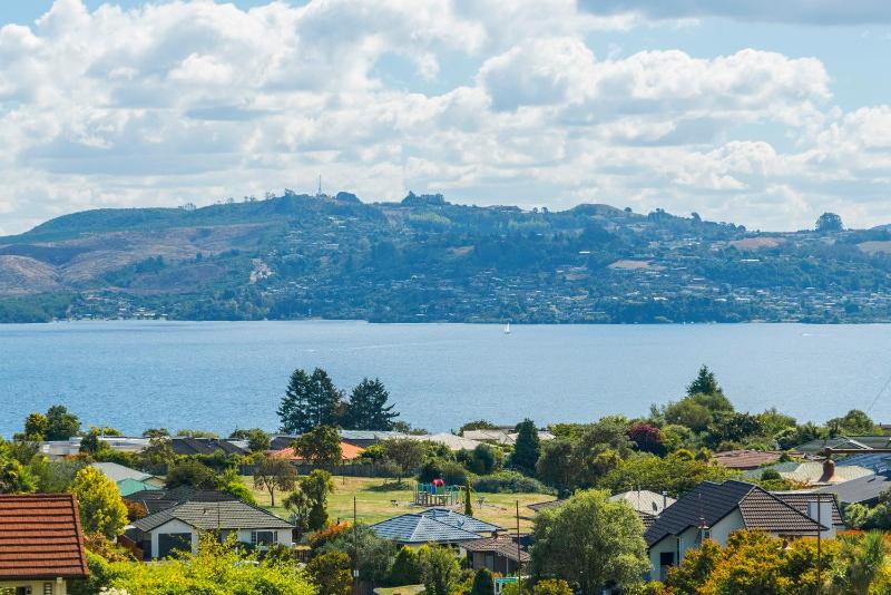 Botanical Oasis - Taupo - image 12