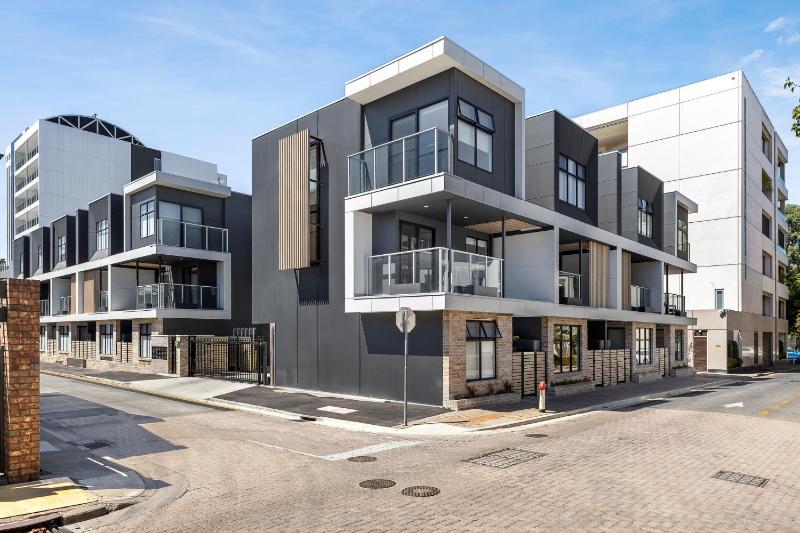 Stafford St Apartments by Urban Rest - image 4
