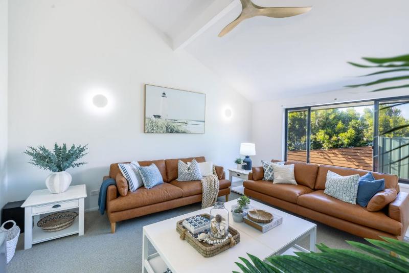 Ocean Starr - Waterfront Luxury with Private Pontoon and Pool - Holiday Yamba - image 13