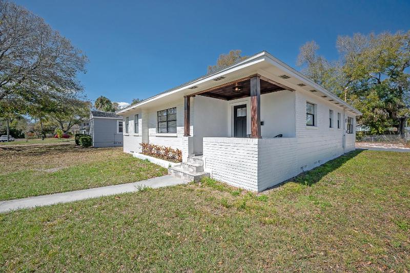 701 W Indiana Ave - image 1